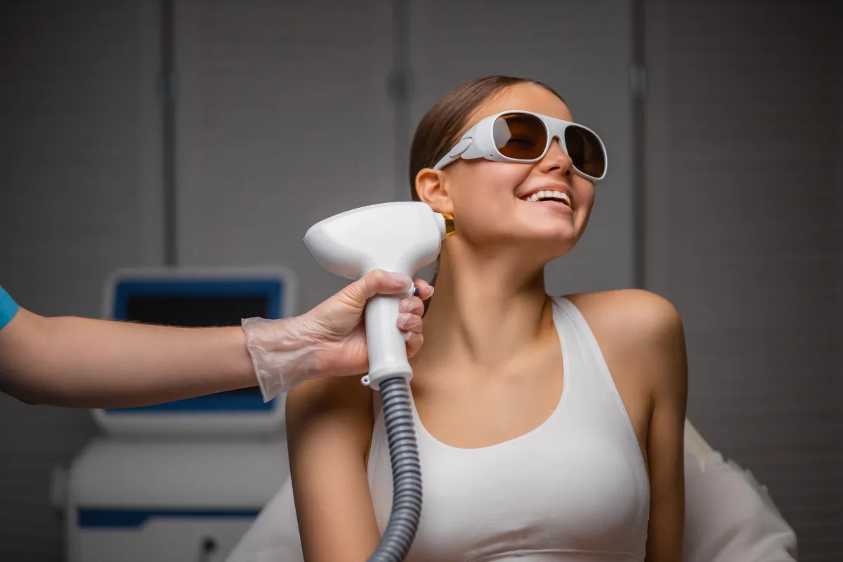 Laser treatment at a 4Ever Young center